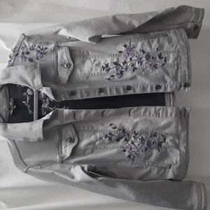 Excellent Condition DG2 Gray Jean Jacket with Purple Floral Embroidery Sz M